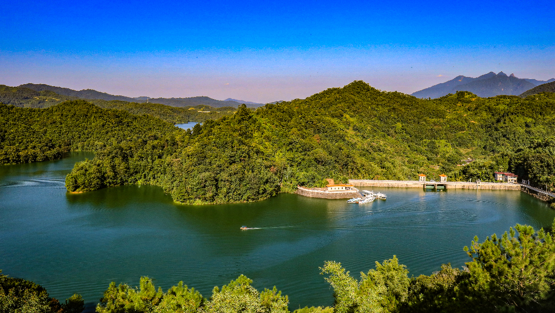黄龙带水库大坝.jpg